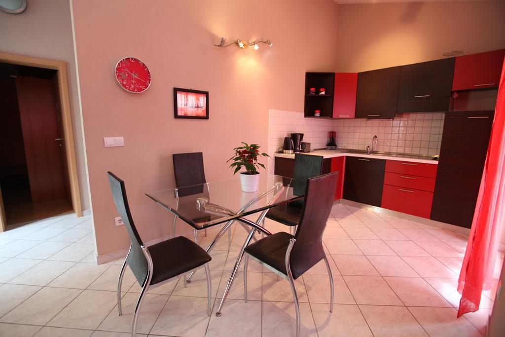 טרוגיר Apartments Salona מראה חיצוני תמונה